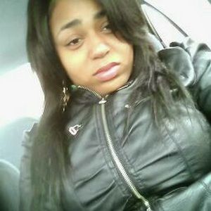 Meet your Posher, Kenisha